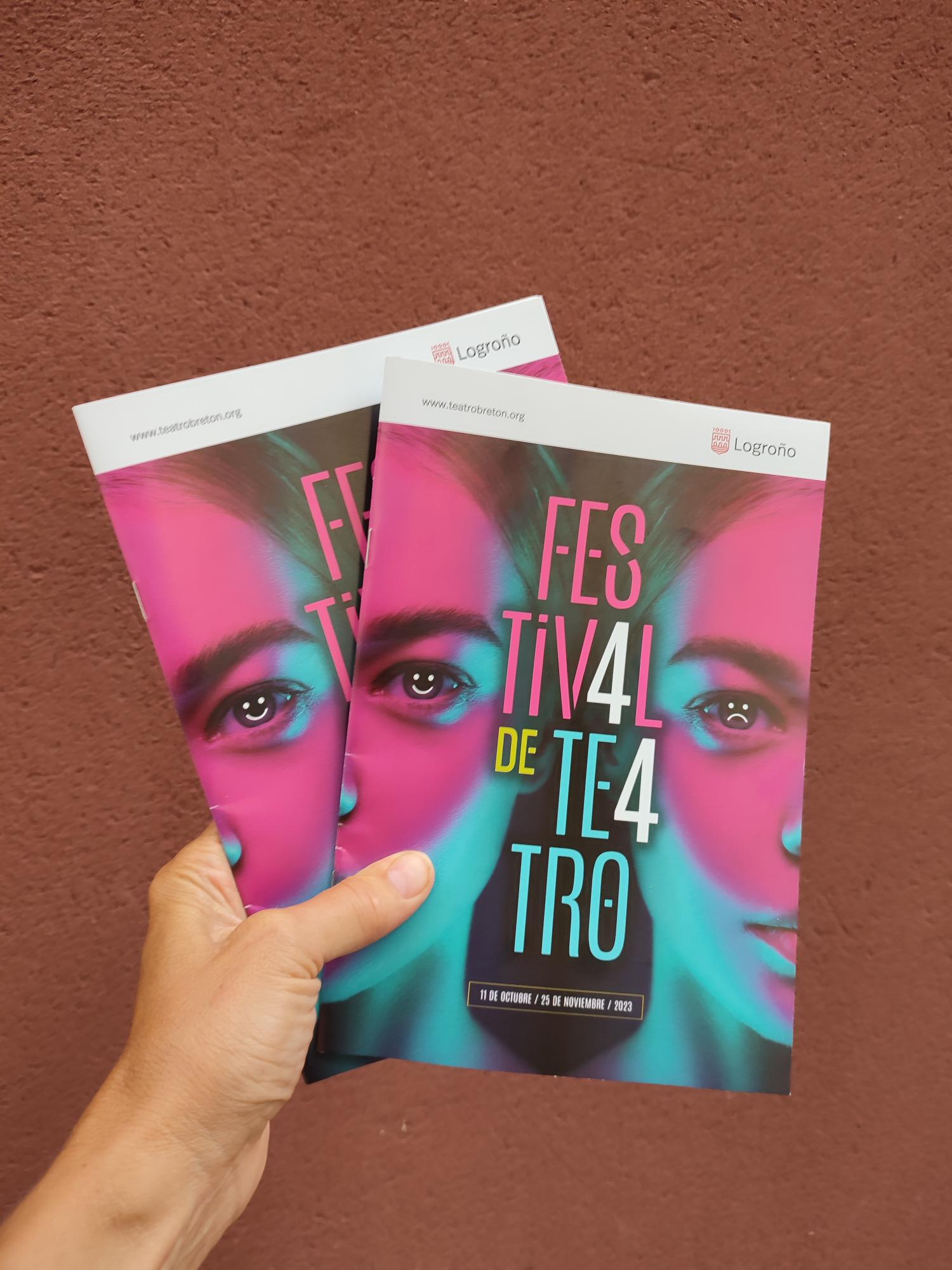 Folletos de la programación del 44 Festival de Teatro de Logroño