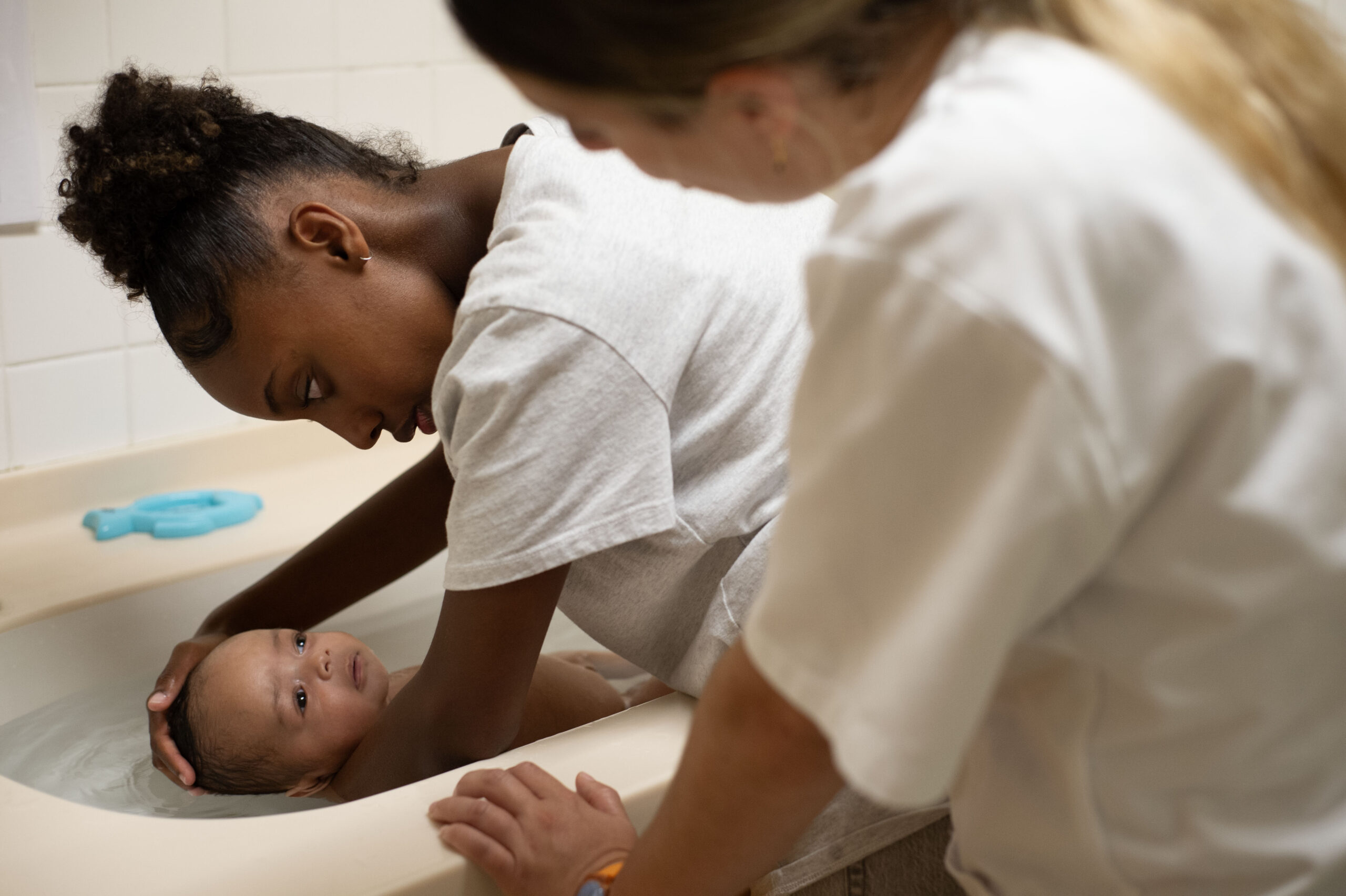 Imagen RECIÉN NACIDAS (JEUNES MÈRES)